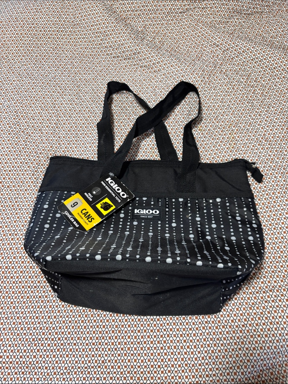 Igloo Black and White Dot Insulated Tote